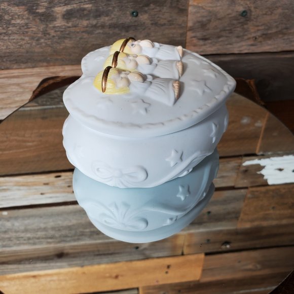 Hallmark Bisque Trinket Box - Heart-Shaped - Trio of Praying Angels - Picture 2 of 8